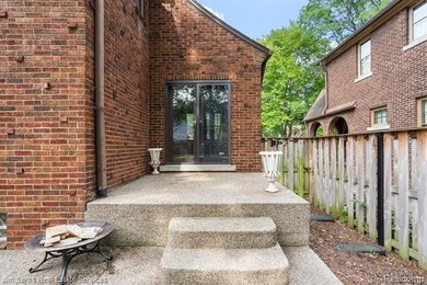 Welcome home to this timeless brick Tudor in the heart of Grosse - photo 28