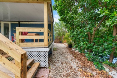 Discover the ease of Keys living in this recently updated 2 - photo 10