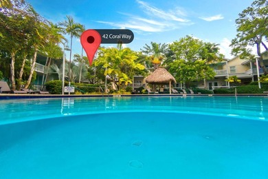 Stunning 3 bed, 3 bath town home overlooking the pool with - photo 2
