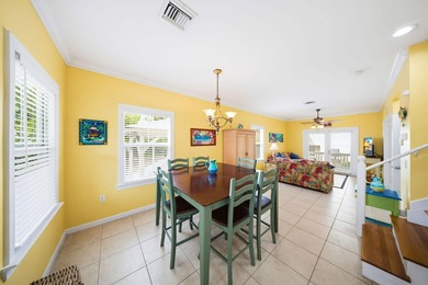 Stunning 3 bed, 3 bath town home overlooking the pool with - photo 4