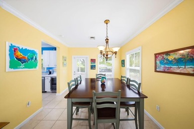 Stunning 3 bed, 3 bath town home overlooking the pool with - photo 10