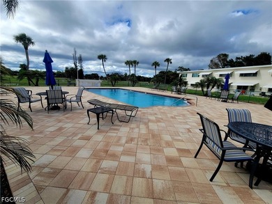 2 Bedroom Golfview condo in move-in condition and being sold - photo 2