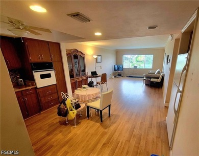 2 Bedroom Golfview condo in move-in condition and being sold - photo 4
