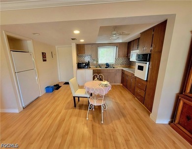 2 Bedroom Golfview condo in move-in condition and being sold - photo 7