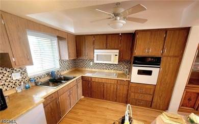 2 Bedroom Golfview condo in move-in condition and being sold - photo 8