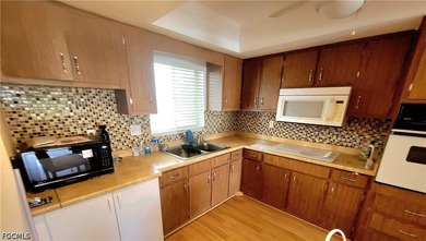 2 Bedroom Golfview condo in move-in condition and being sold - photo 9