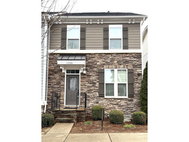 Lake Norman Townhome/Townhouse Active Under Contract in Huntersville North Carolina