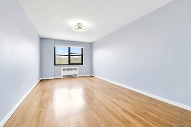 East River Home Sale Pending in Flushing New York
