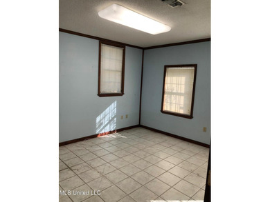 Looking for a Gulfport commercial property with built-in income - photo 11