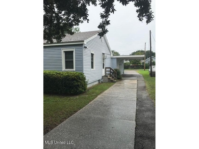Looking for a Gulfport commercial property with built-in income - photo 14