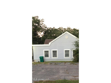 Looking for a Gulfport commercial property with built-in income - photo 15