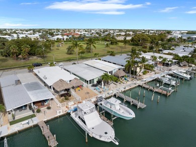 Welcome to your Waterfront Paradise! This beautifully remodeled - photo 6