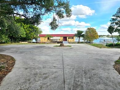 Lake Viola Home For Sale in Avon Park Florida