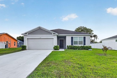 Short Sale Approved!! Beautiful 2023-built home with NO HOA - photo 1