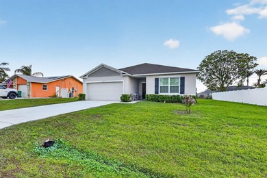 Short Sale Approved!! Beautiful 2023-built home with NO HOA - photo 2
