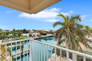 STUNNING KCB WATERFRONT DUPLEX! This beautifully renovated - photo 1