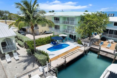 STUNNING KCB WATERFRONT DUPLEX! This beautifully renovated - photo 2