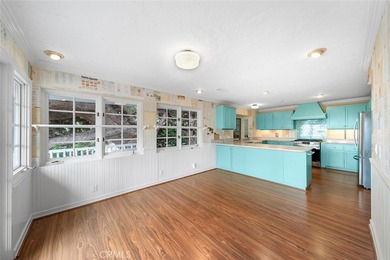 905 Emerald Bay is a light-filled corner lot bungalow offering 2 - photo 12