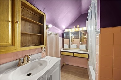 Move right into this 3 bedroom and 2bath home in the City of - photo 18
