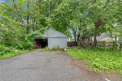 Move right into this 3 bedroom and 2bath home in the City of - photo 20