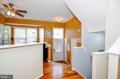 All showings must be scheduled online with at least 2 hours' - photo 3
