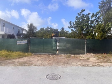 BUILD TODAY! Rare shovel-ready lot in the heart of Ramrod Key -- - photo 1