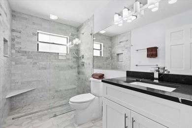 Charming 3 bedroom/2 bath detached home in Bedford Mews, just - photo 11