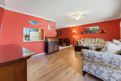 Enjoy easy FL. living in this charming 1-bedroom, 1-bath condo - photo 13