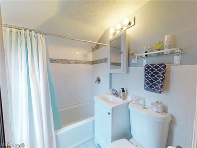 Welcome to this pride-of-ownership Colonial, ideally located - photo 16