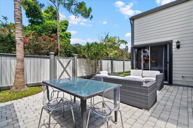 Charming 3 bedroom/2 bath detached home in Bedford Mews, just - photo 18