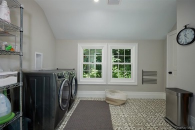 Comprehensively renovated in 2022, and new roof, gutters and - photo 21