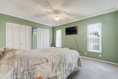 Enjoy easy FL. living in this charming 1-bedroom, 1-bath condo - photo 23