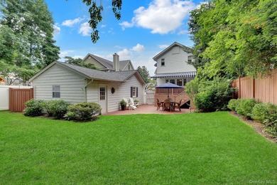Welcome to 56 Oakland Drive, just a short stroll to the heart of - photo 24
