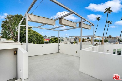Move-in ready and fully-furnished townhome is well maintained - photo 25