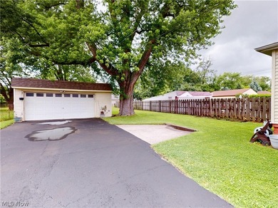 Welcome to this pride-of-ownership Colonial, ideally located - photo 25