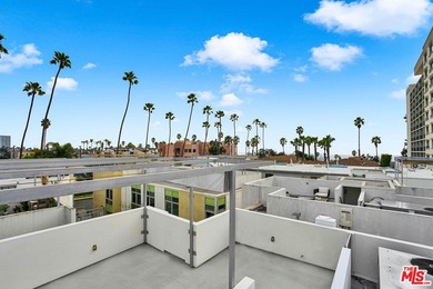Move-in ready and fully-furnished townhome is well maintained - photo 26