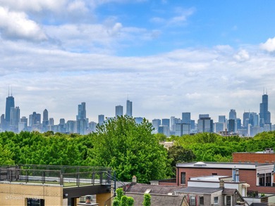 Luxury Penthouse Living in the Heart of Lincoln Park! Welcome to