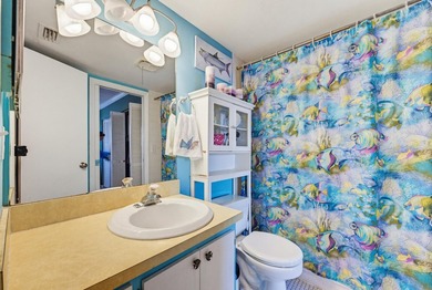 Enjoy easy FL. living in this charming 1-bedroom, 1-bath condo - photo 27