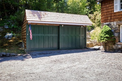 Comprehensively renovated in 2022, and new roof, gutters and - photo 29