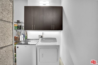Move-in ready and fully-furnished townhome is well maintained - photo 30