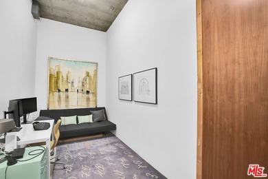 Move-in ready and fully-furnished townhome is well maintained - photo 31