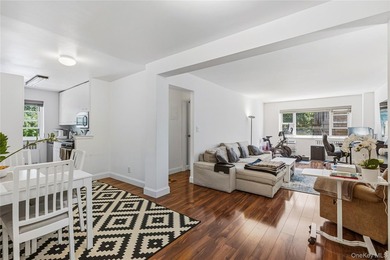Pet-Friendly Corner Unit with Indoor Garage Parking - Just a - photo 2