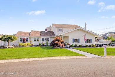 Welcome to this exceptional waterfront home offering the perfect - photo 4