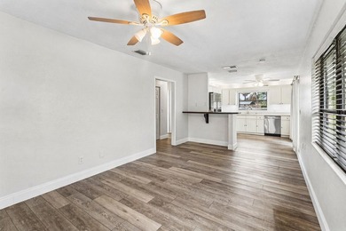 RARE OPPORTUNITY in North Palm Beach with this spacious - photo 5
