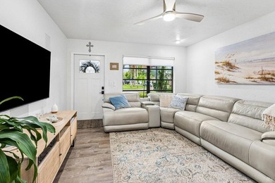RARE OPPORTUNITY in North Palm Beach with this spacious - photo 9