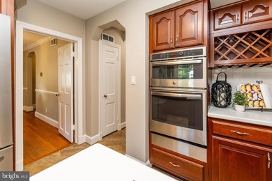 Welcome to this beautiful brick home on a quiet, dead end street - photo 13