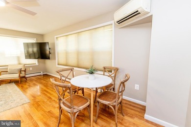 Welcome to this beautiful brick home on a quiet, dead end street - photo 14