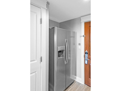 Experience resort living in this beautifully appointed studio - photo 15