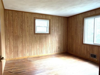 THIS IS A SPACIOUS 3 BED, 1 BATH RANCH WITH A HUGE FIRST FLOOR - photo 21