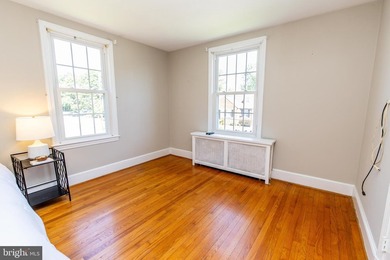 Welcome to this beautiful brick home on a quiet, dead end street - photo 24